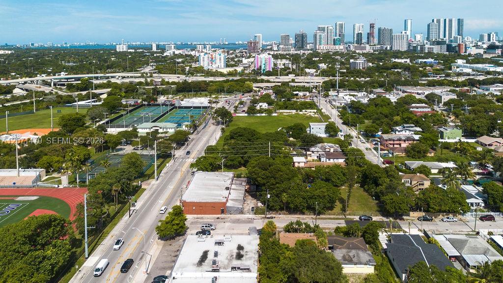 800 NW 36th St
