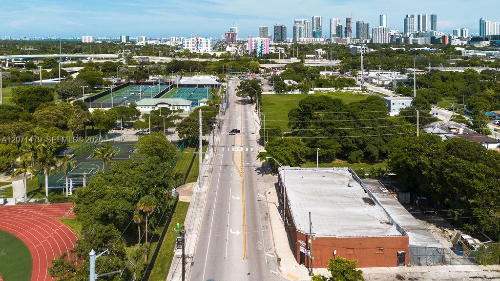 800 NW 36th St