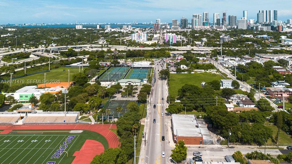 800 NW 36th St