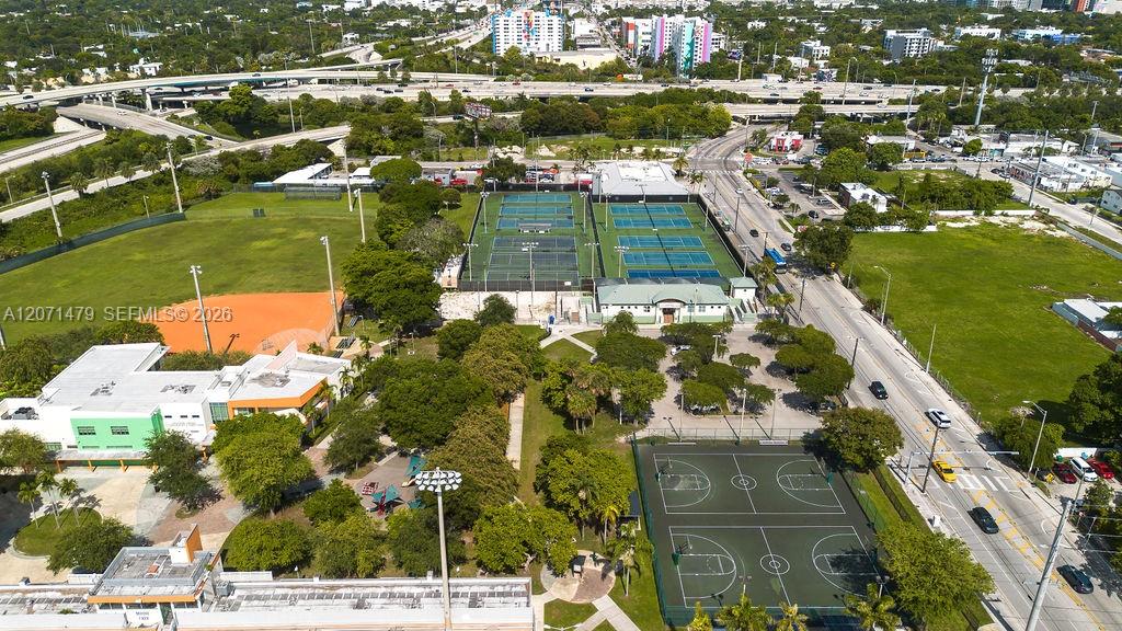 800 NW 36th St