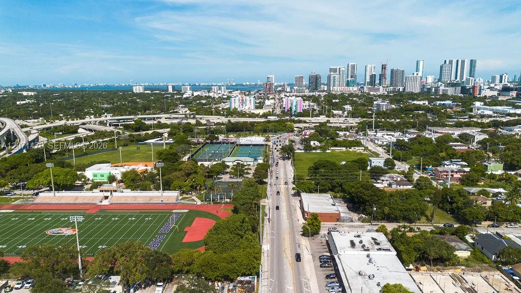 800 NW 36th St