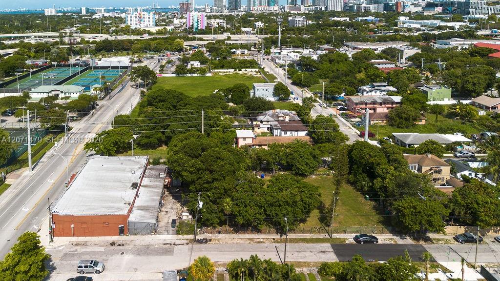 800 NW 36th St