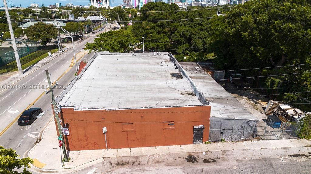 800 NW 36th St