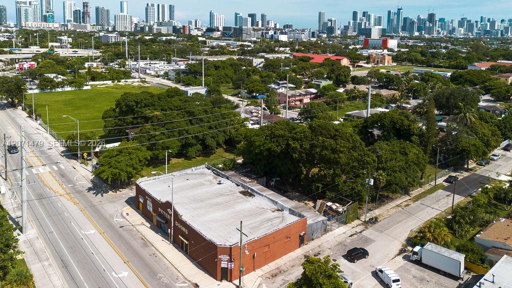 800 NW 36th St