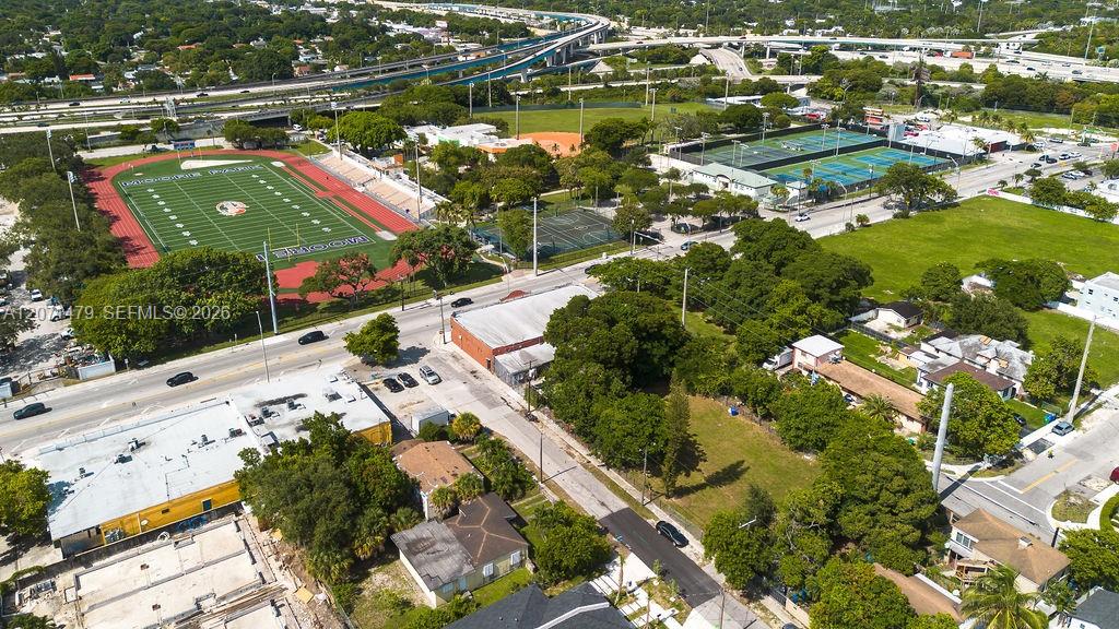 800 NW 36th St
