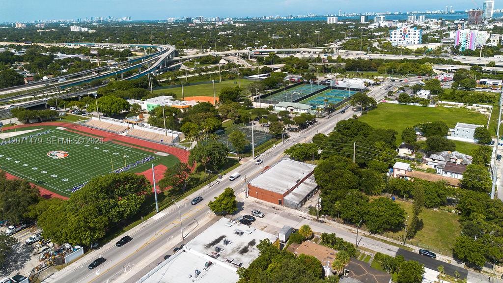 800 NW 36th St
