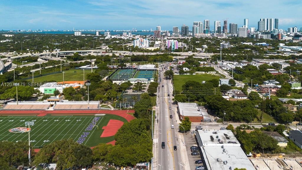 800 NW 36th St