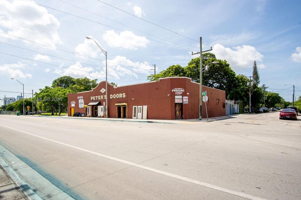 800 NW 36th St