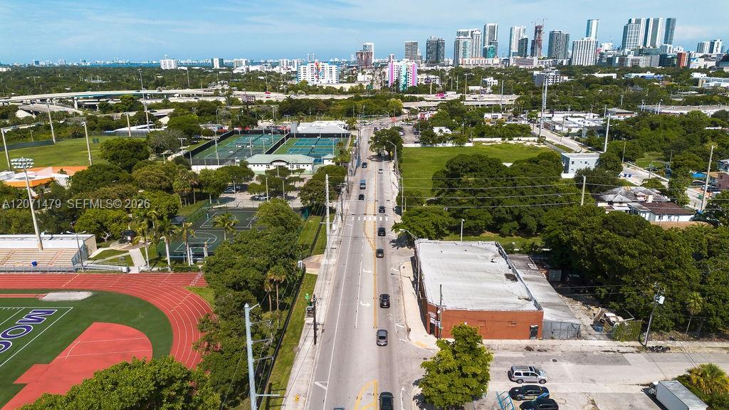 800 NW 36th St