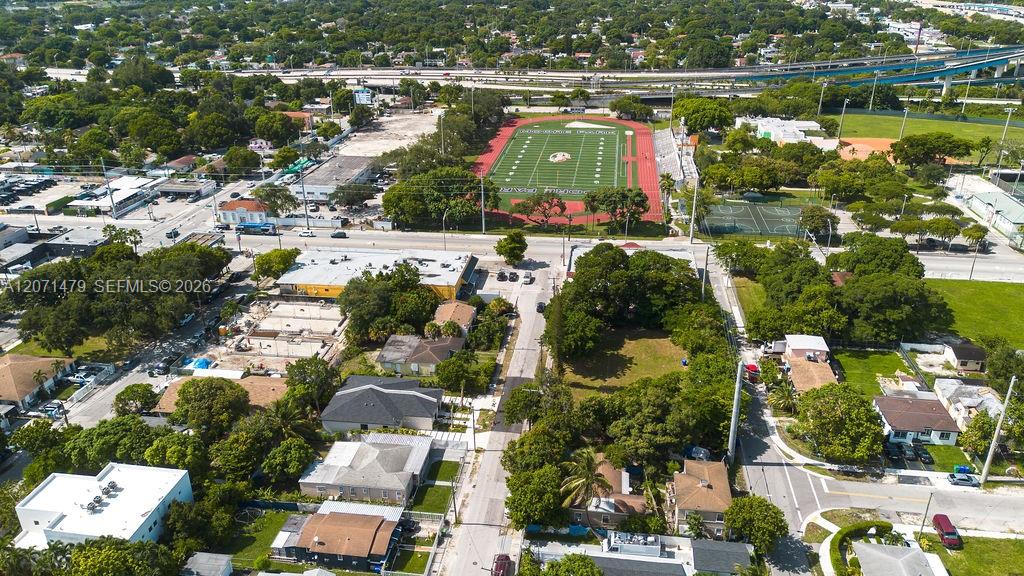 800 NW 36th St