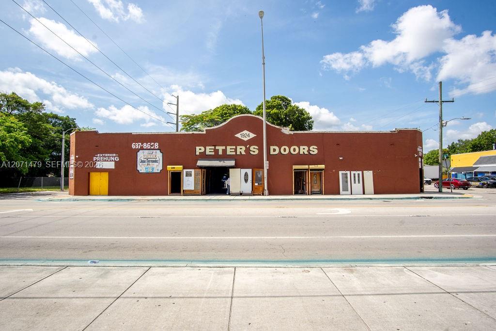 800 NW 36th St