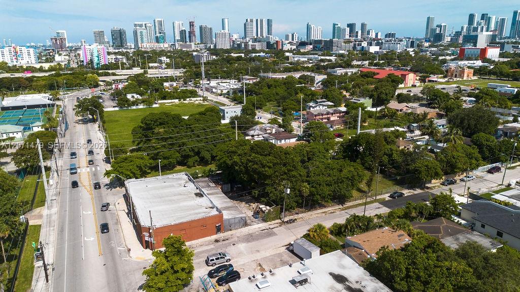 800 NW 36th St