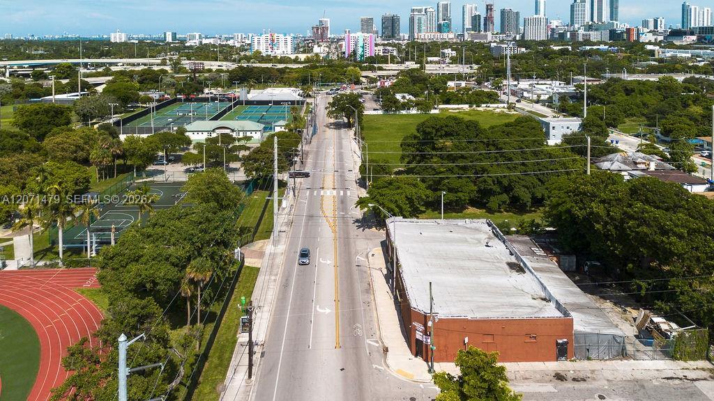 800 NW 36th St