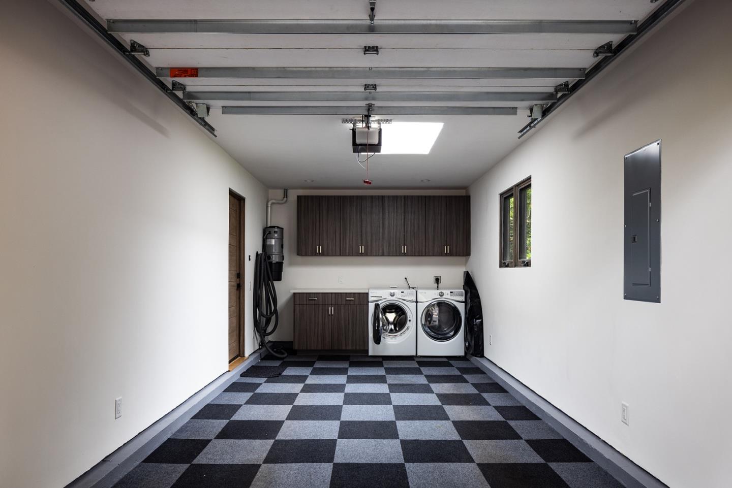 0 Lincoln 3NW of 13th Street