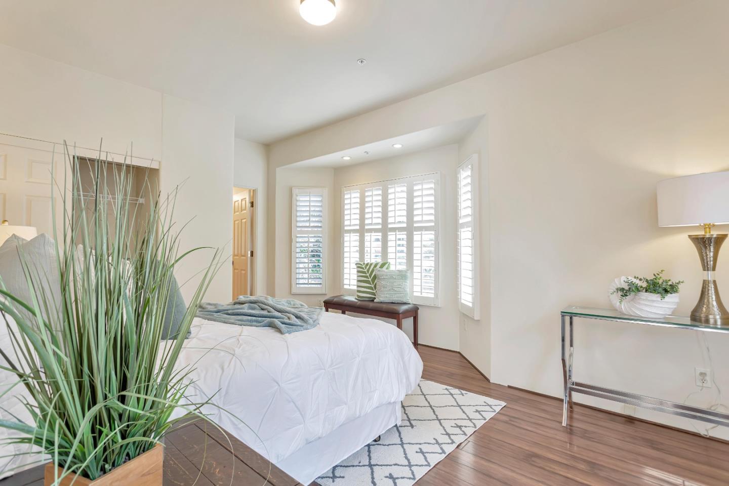 3120 Middle Ranch RD