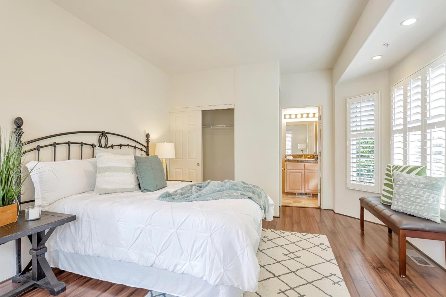 3120 Middle Ranch RD