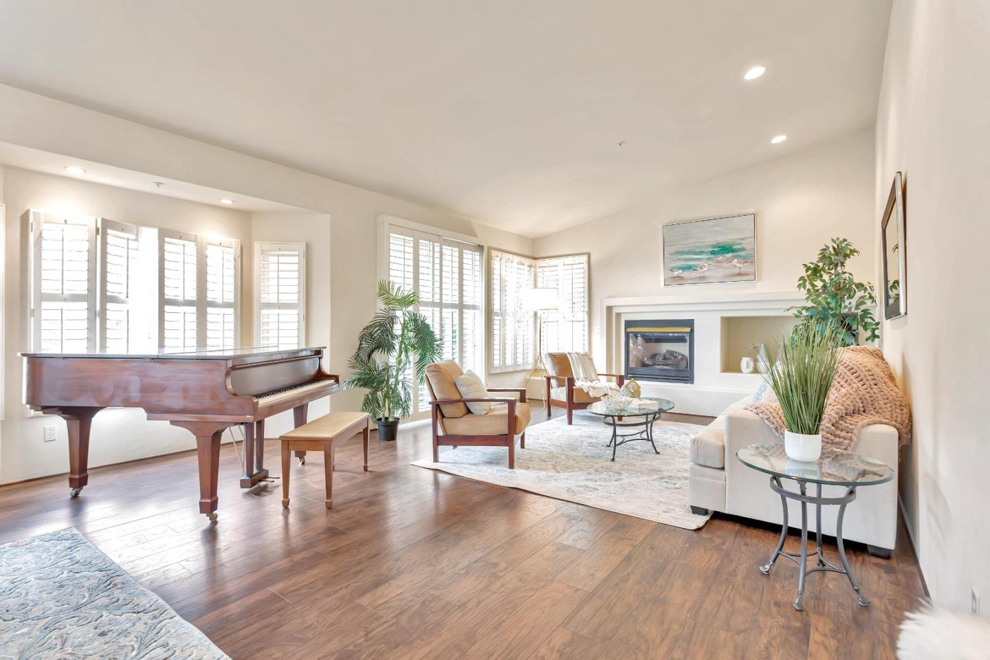 3120 Middle Ranch RD