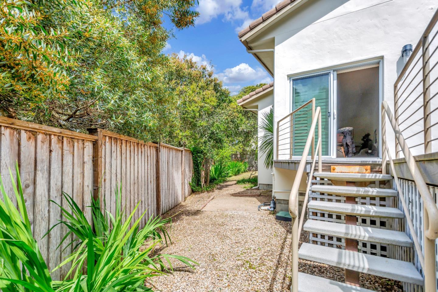 3120 Middle Ranch RD