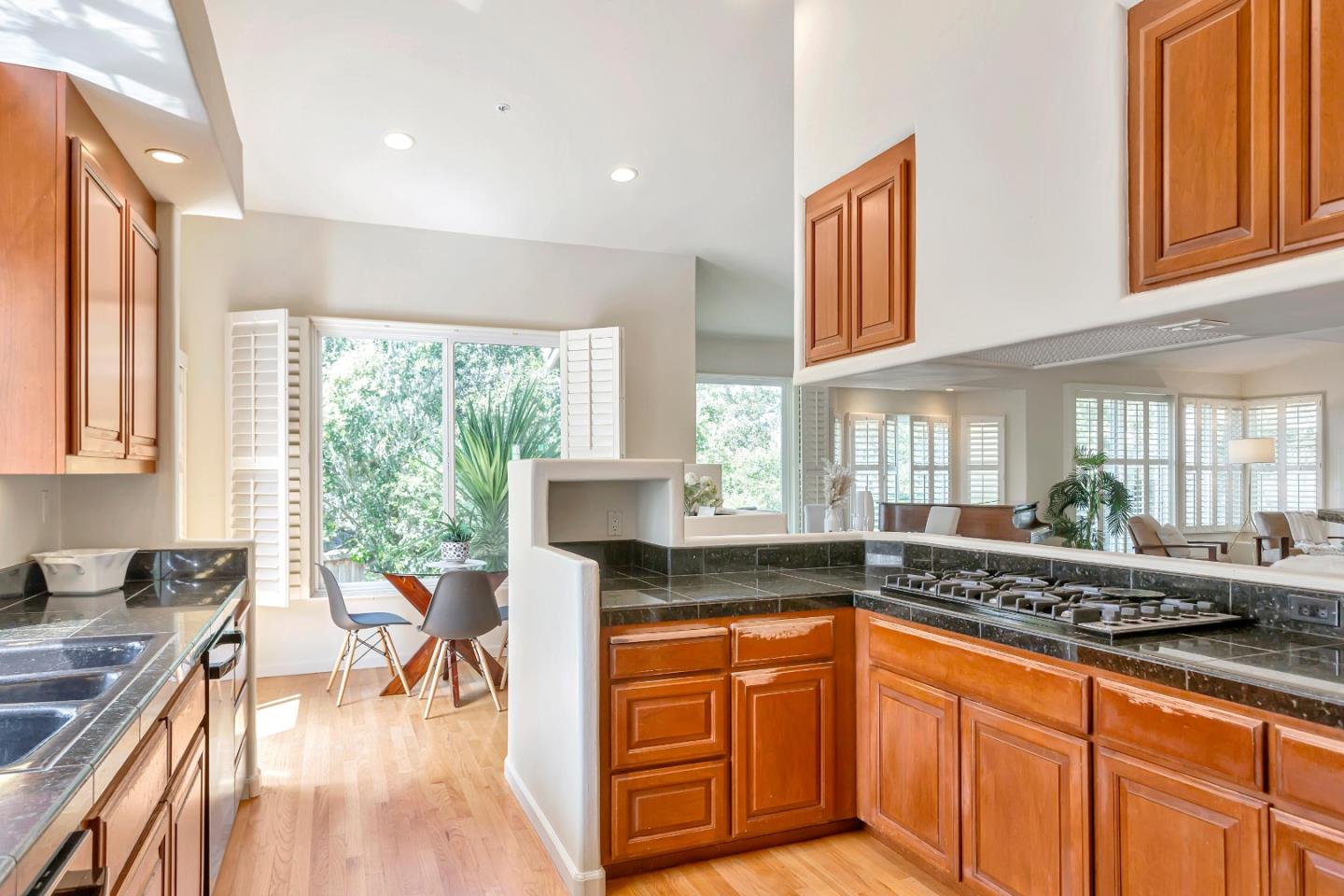 3120 Middle Ranch RD