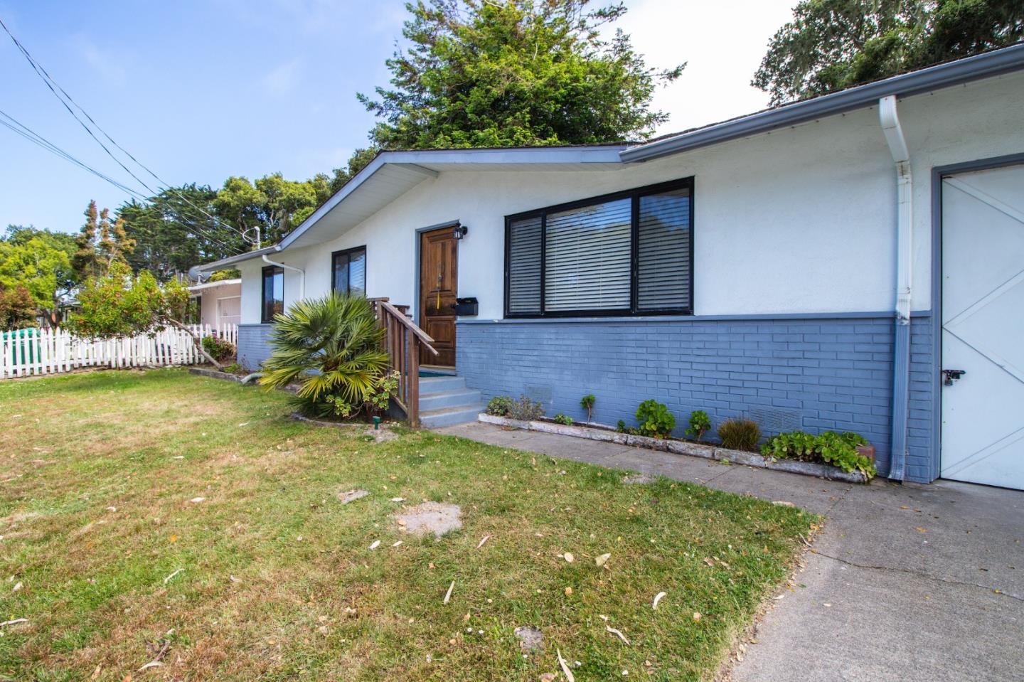 747 Rosemont AVE
