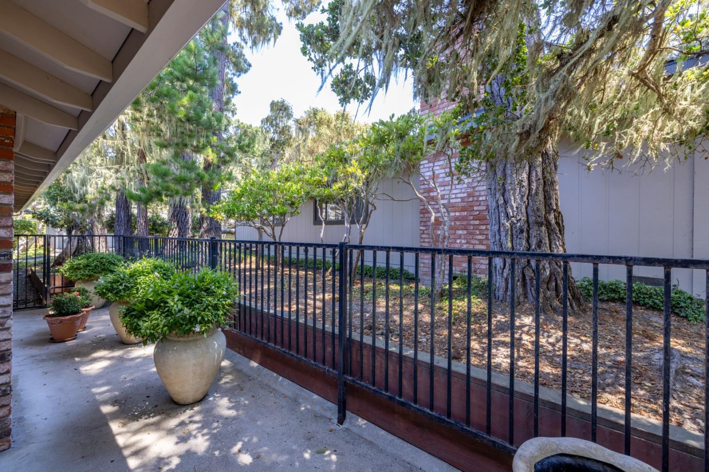 74 Country Club Gate
