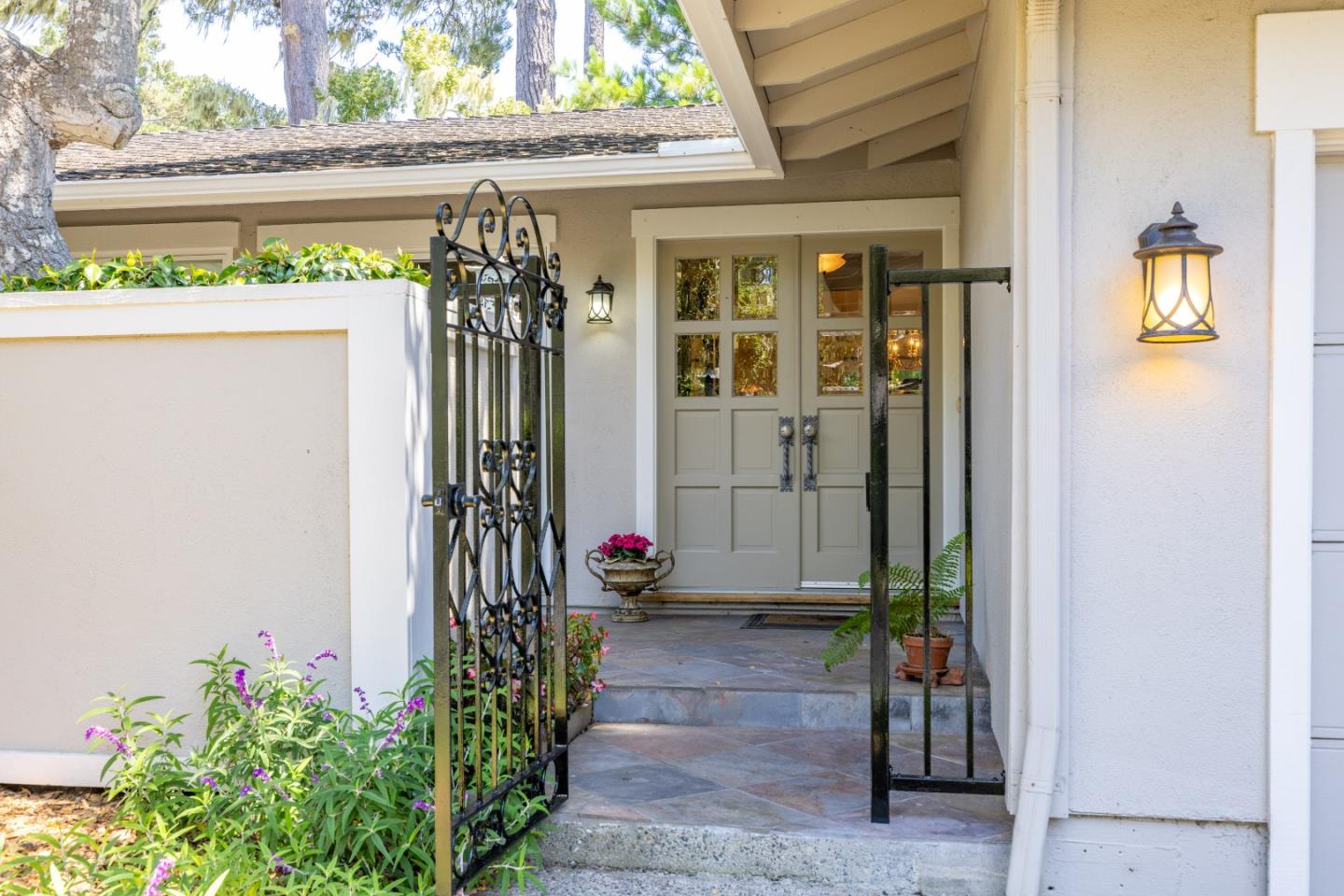 74 Country Club Gate