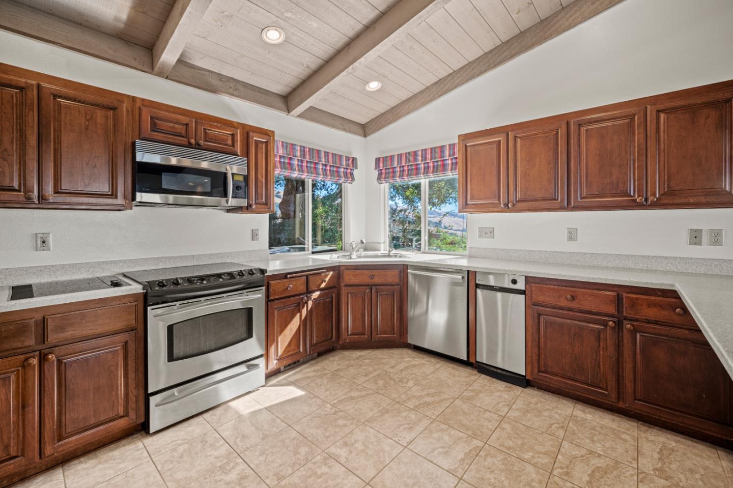 399 San Benancio RD