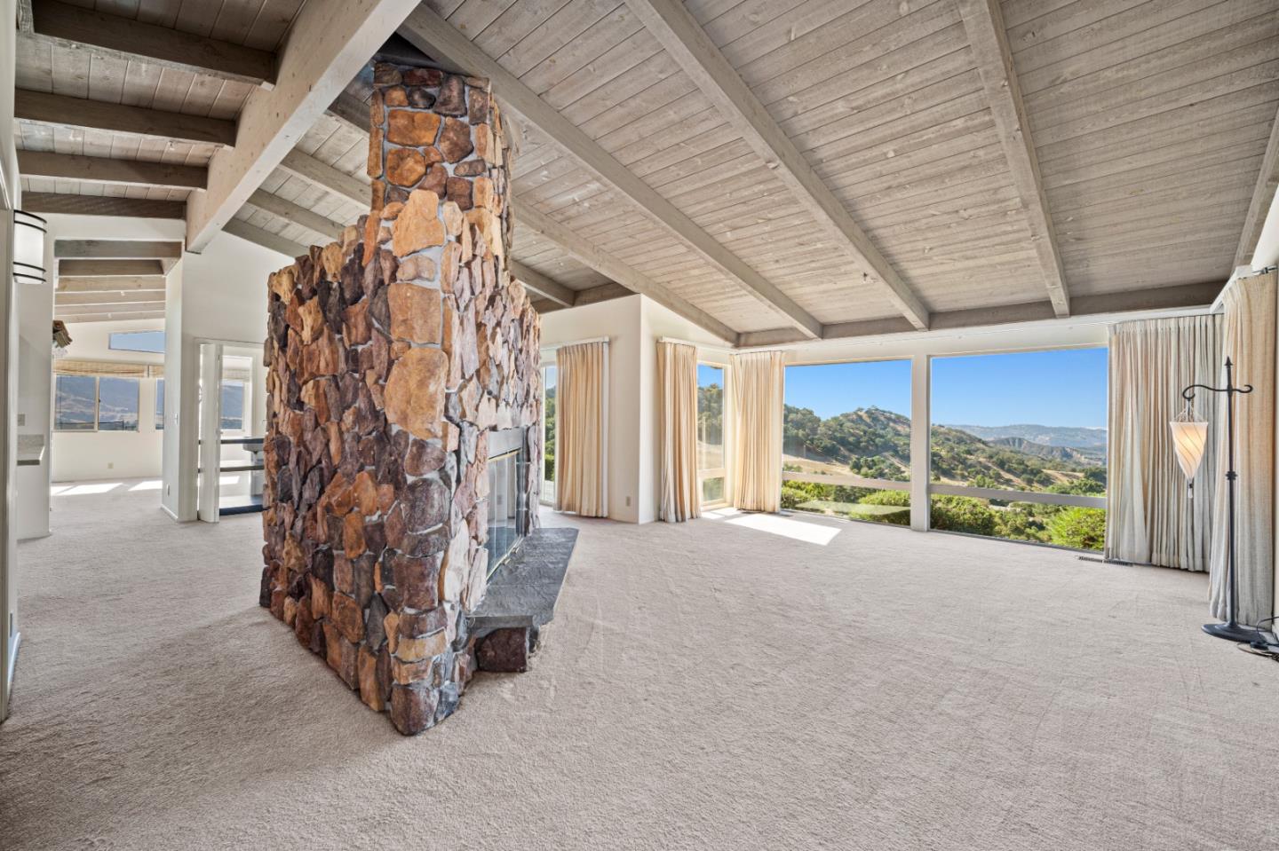 399 San Benancio RD