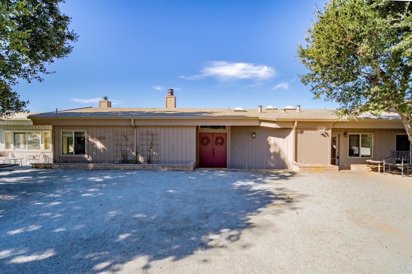 399 San Benancio RD