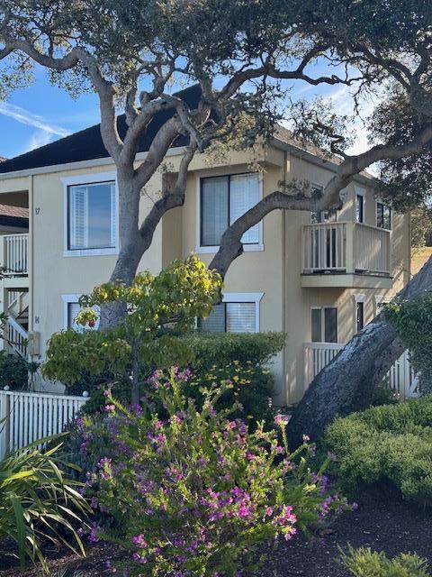 585 Laine ST 14