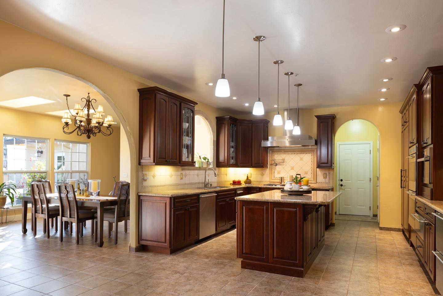 10251 Golden Meadow CIR