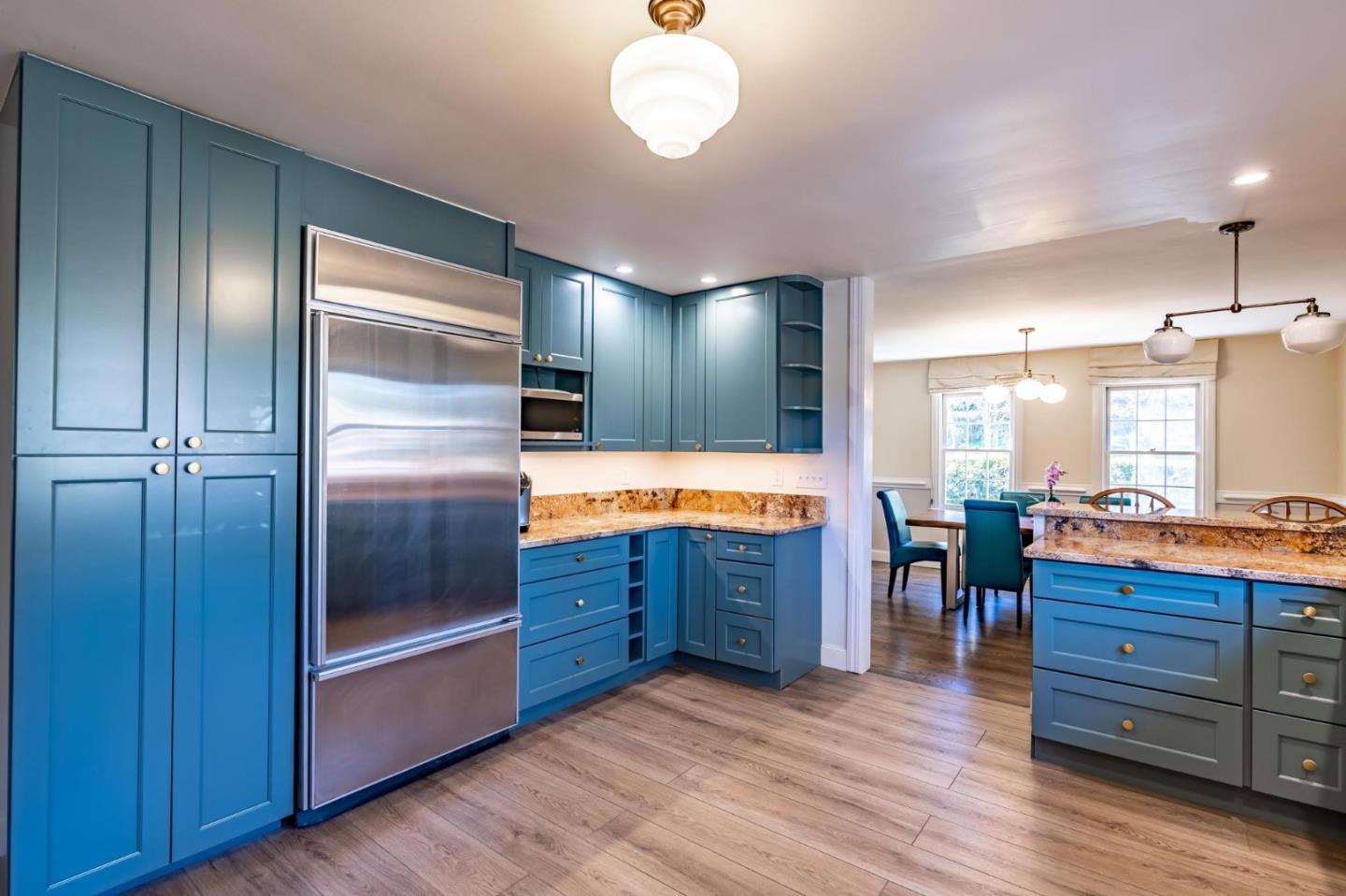 811 Alameda AVE