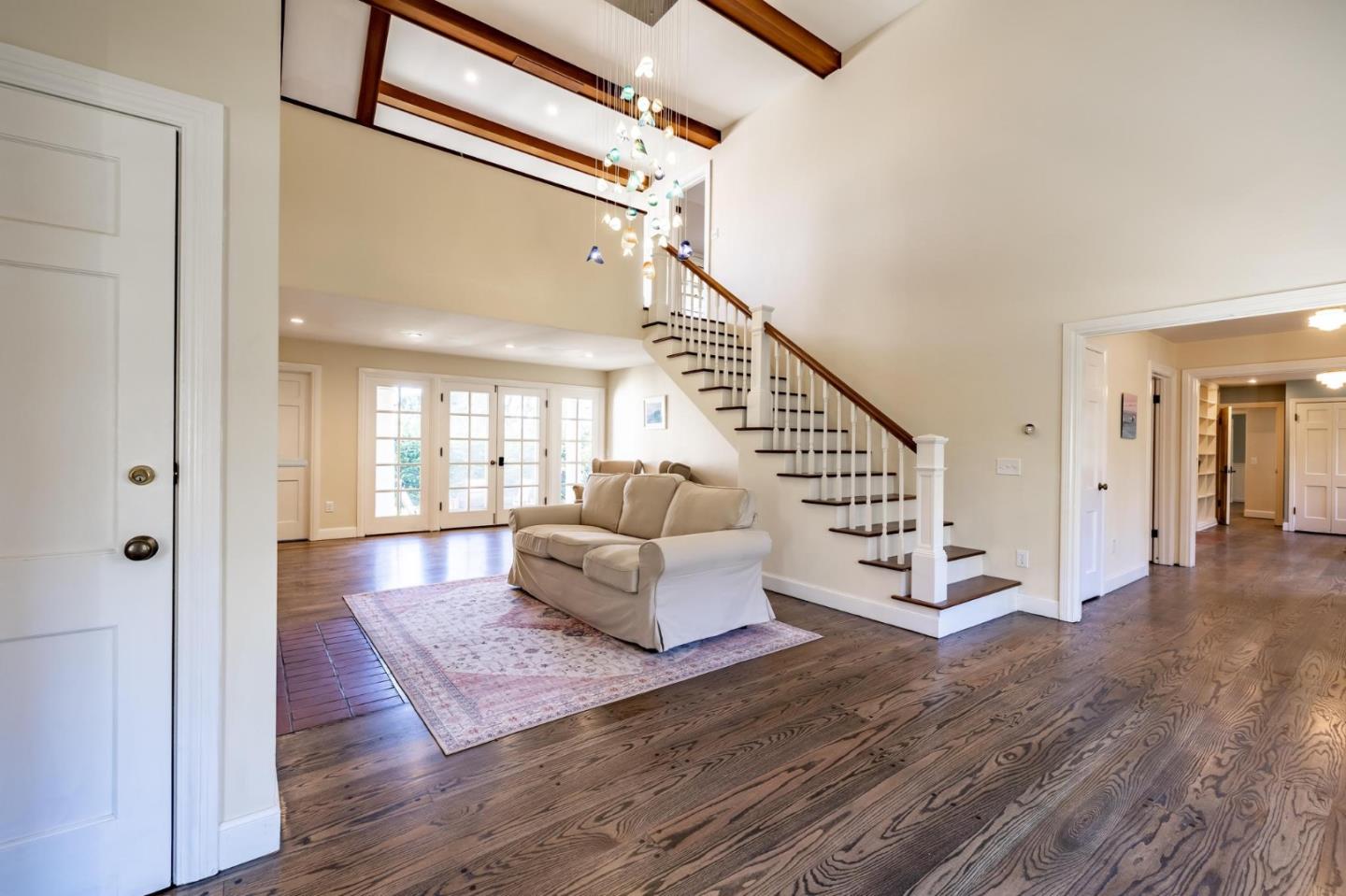 811 Alameda AVE