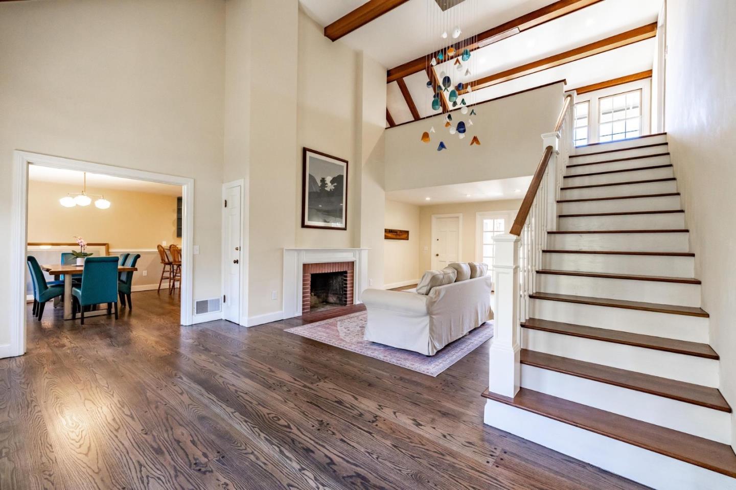 811 Alameda AVE