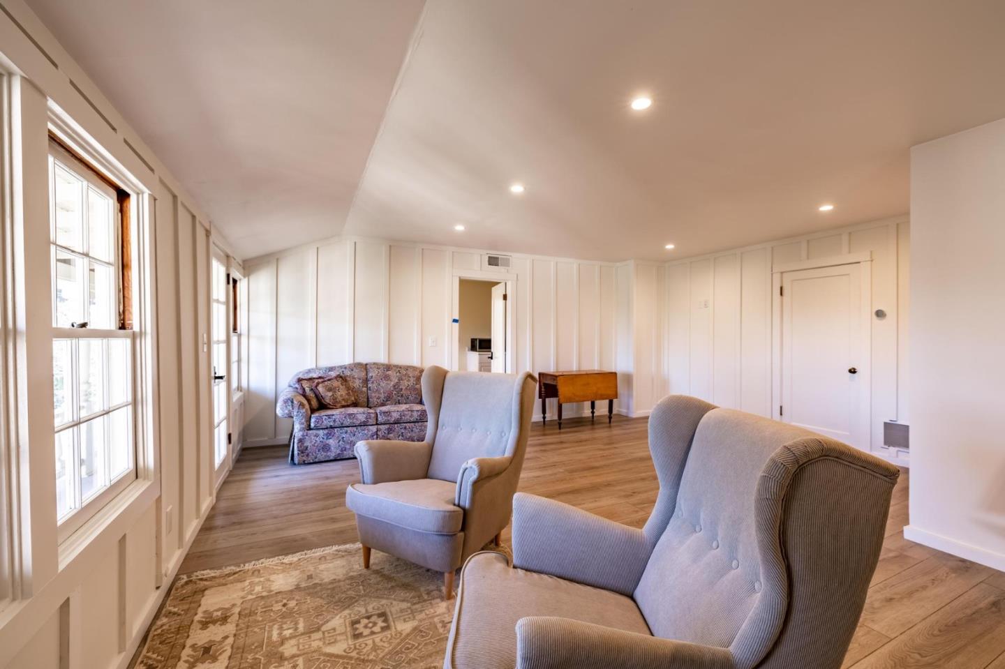 811 Alameda AVE