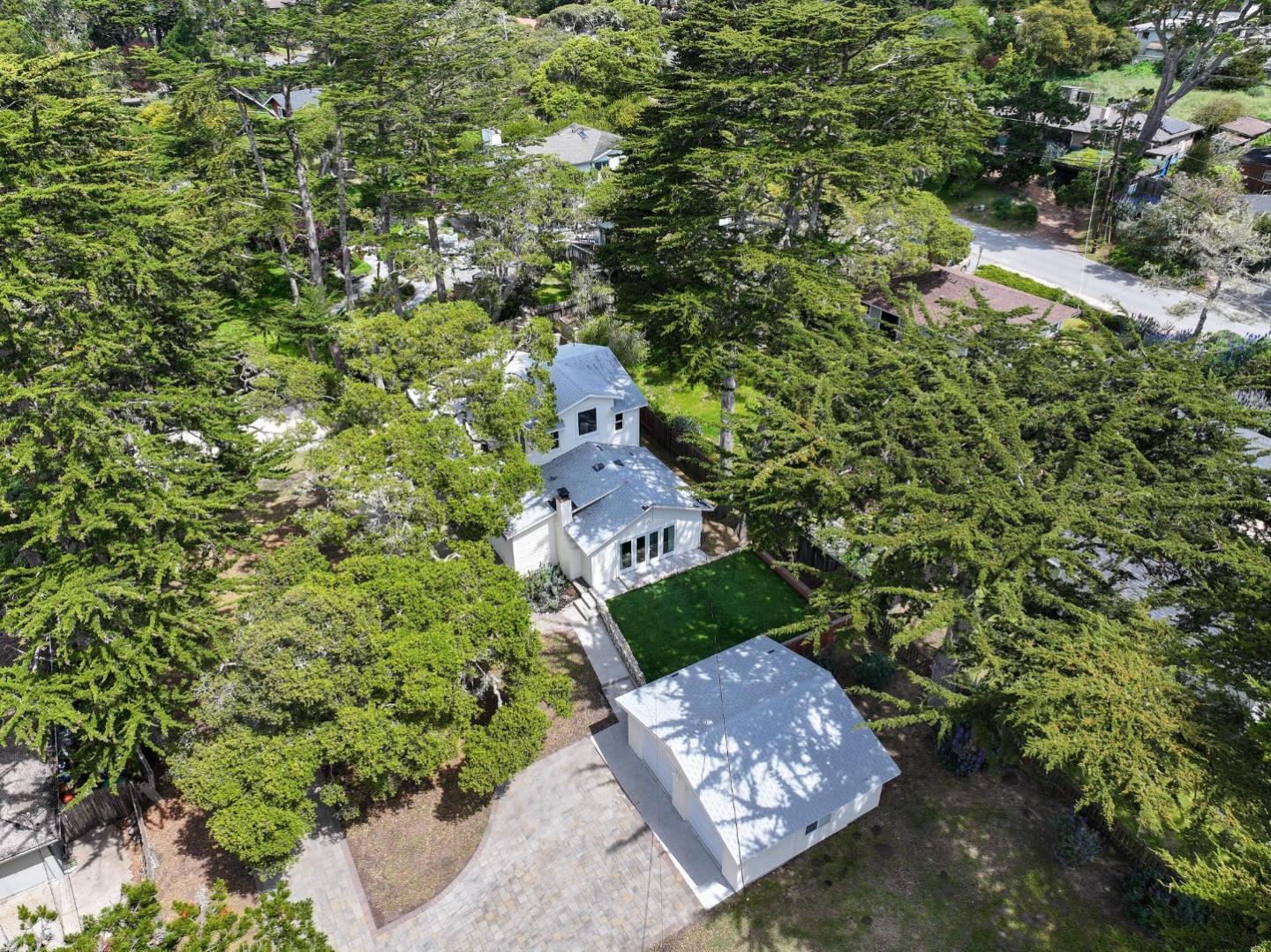 1104 Pico AVE