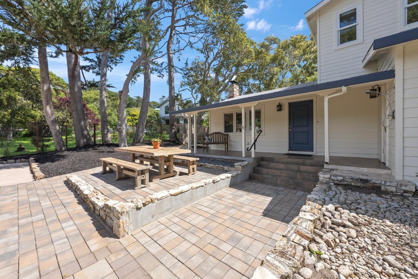 1104 Pico AVE