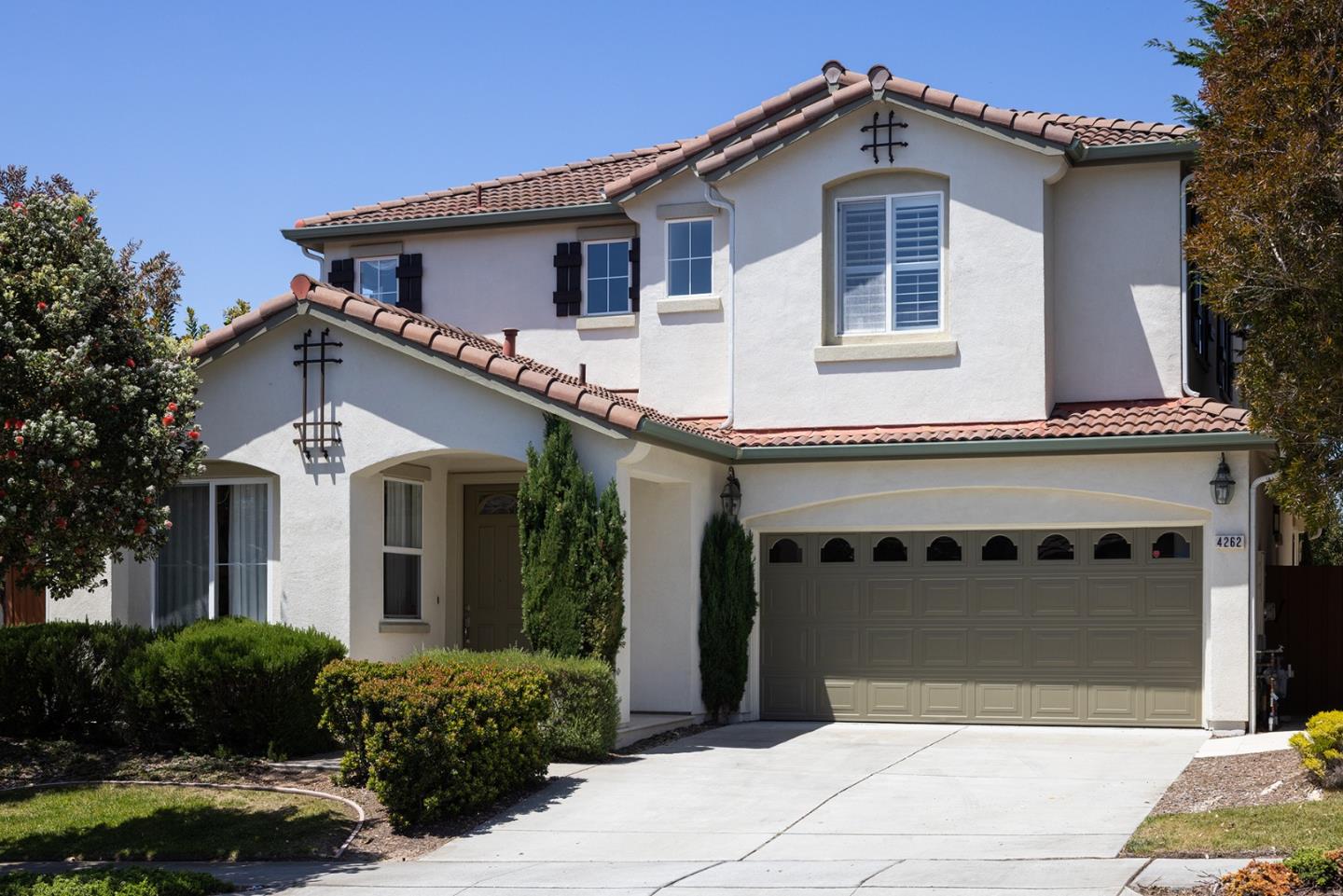 4262 Bay Crest CIR