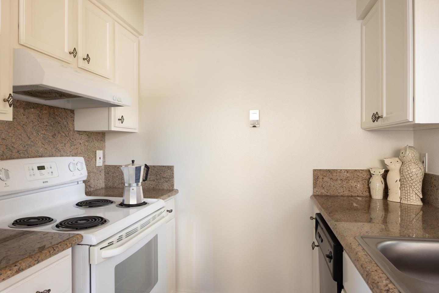 420 Dela Vina Avenue 7