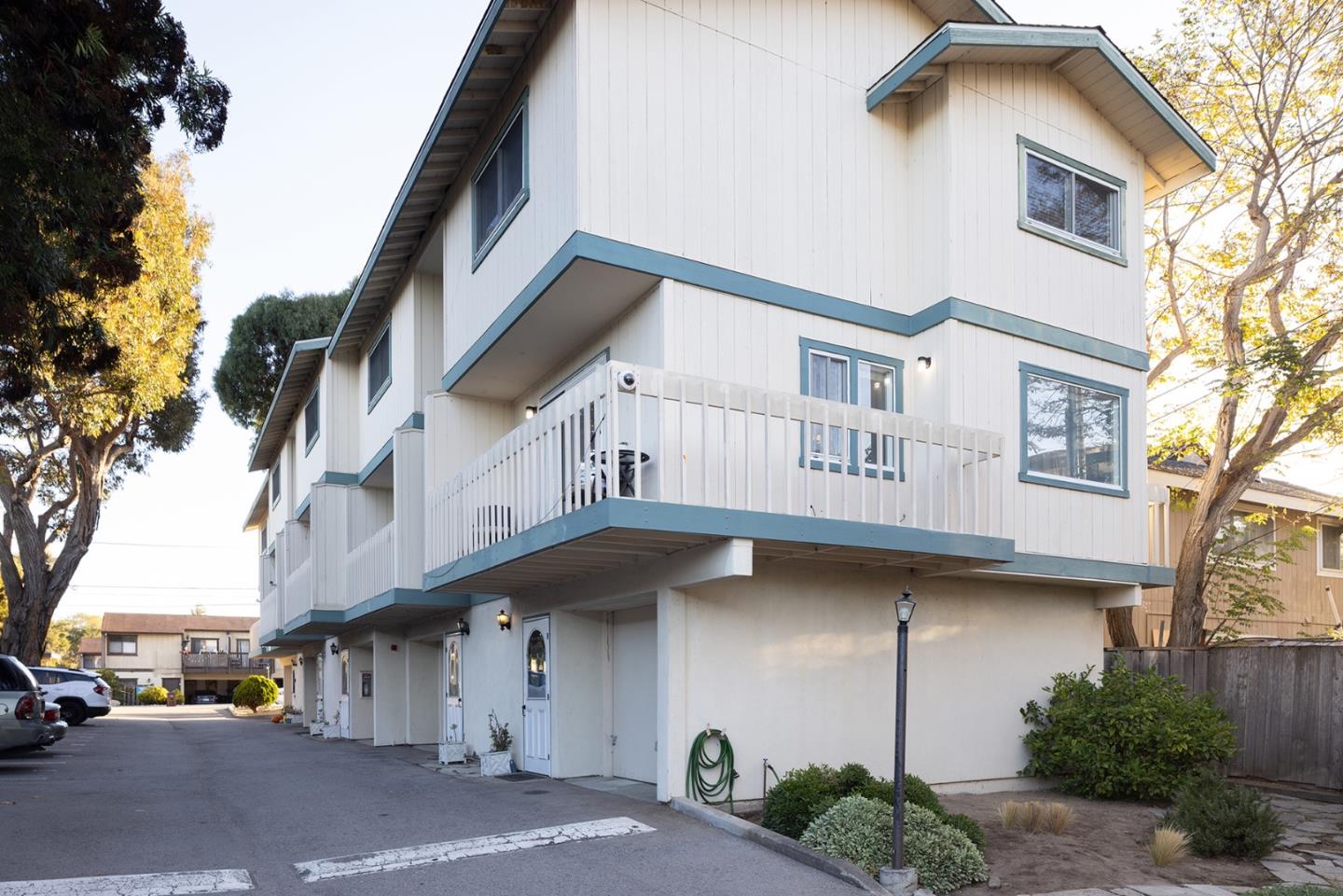 420 Dela Vina Avenue 7