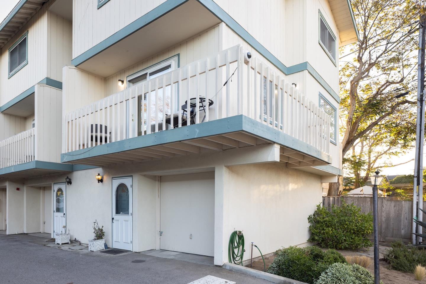 420 Dela Vina Avenue 7