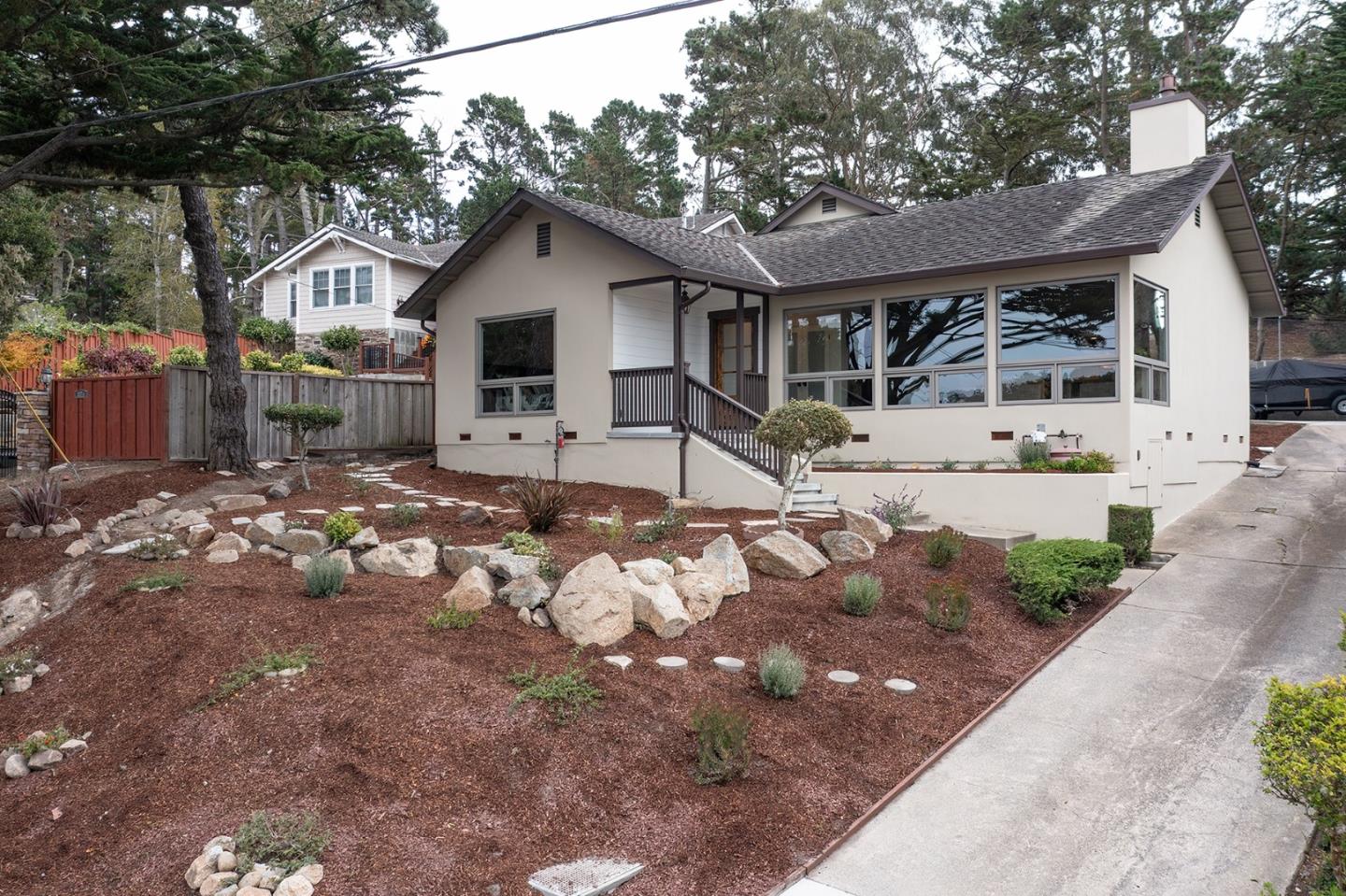 307 Bishop Avenue