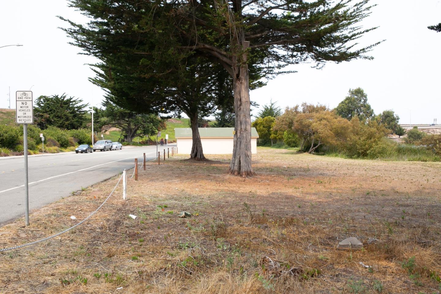 208 Roberts Avenue