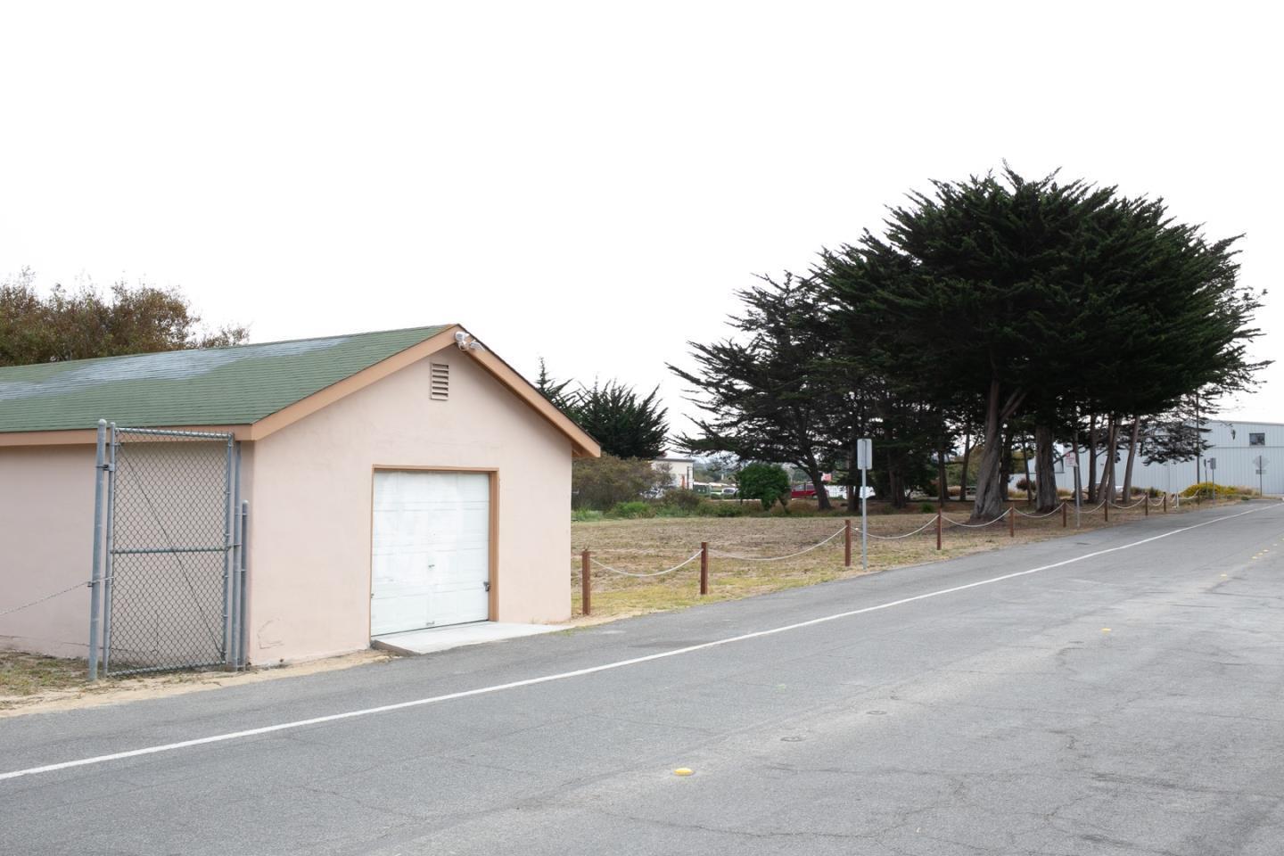 208 Roberts Avenue
