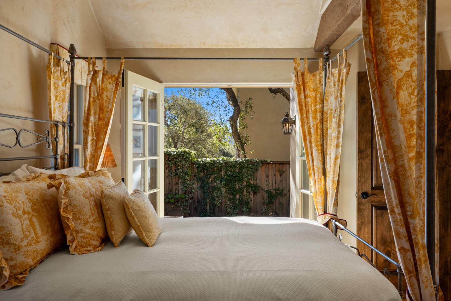 Santa Fe 3 Southeast of 4th