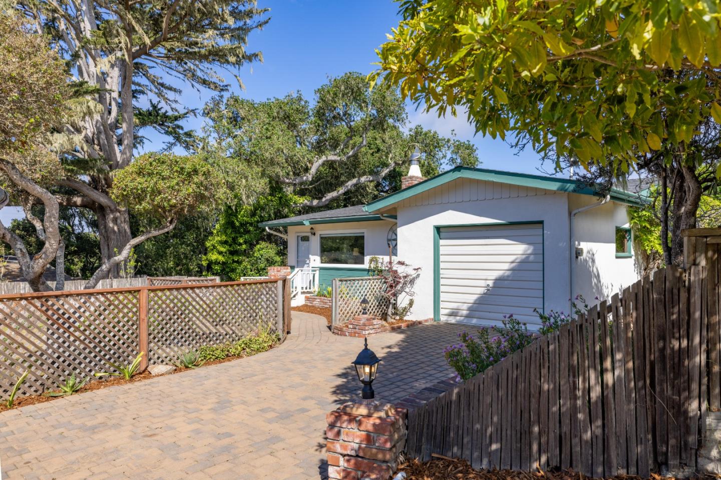 922 Maple Street