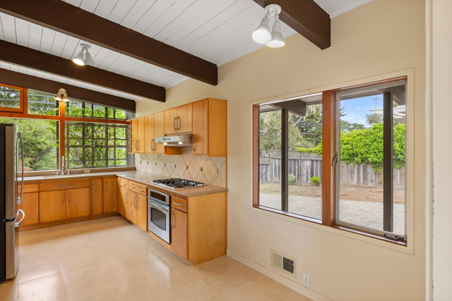 3071 Sloat Road