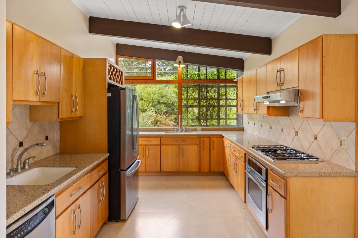 3071 Sloat Road