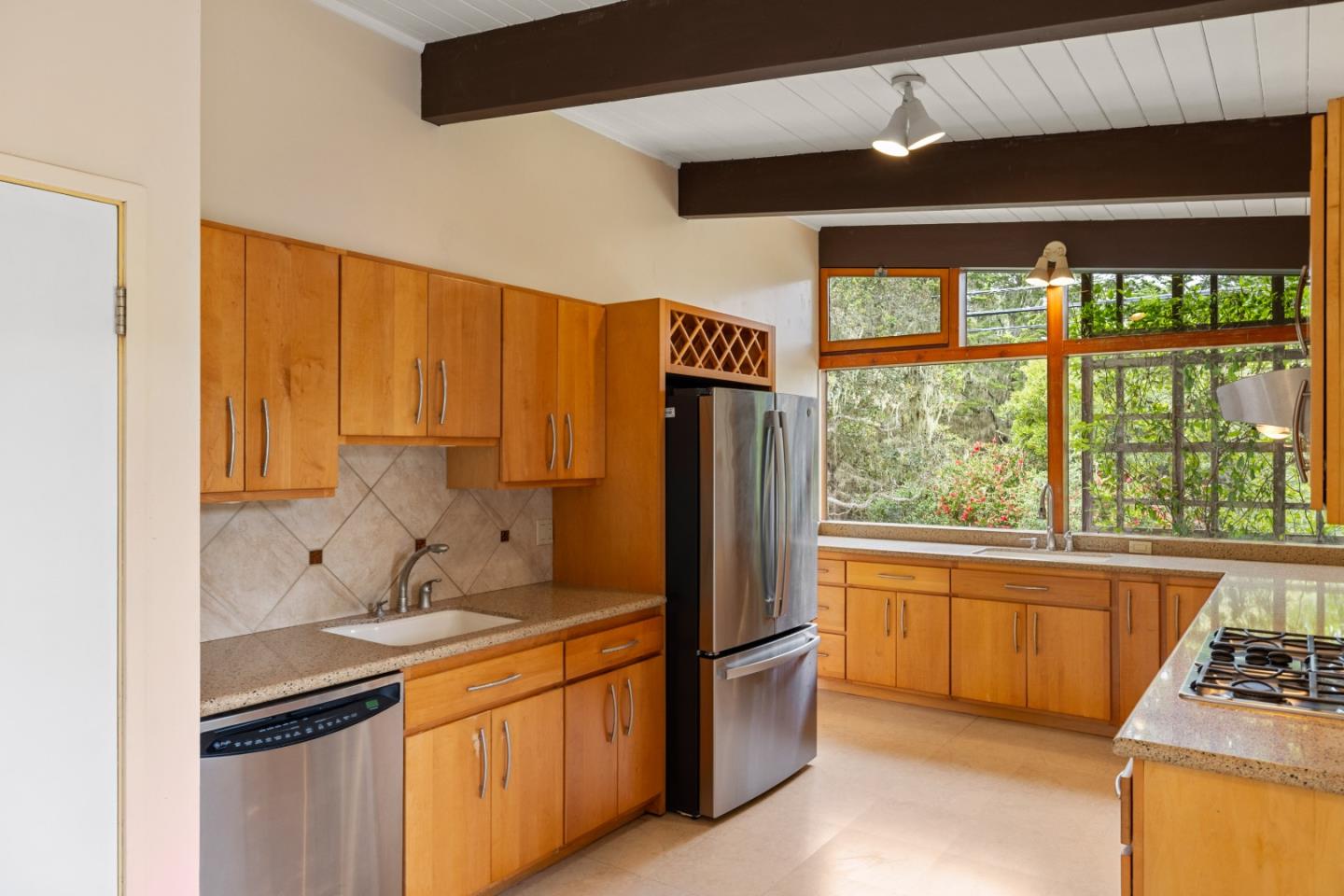 3071 Sloat Road