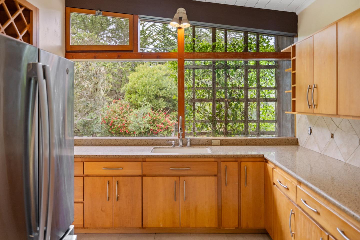 3071 Sloat Road